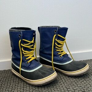 Sorel Winter Boots in bright blue